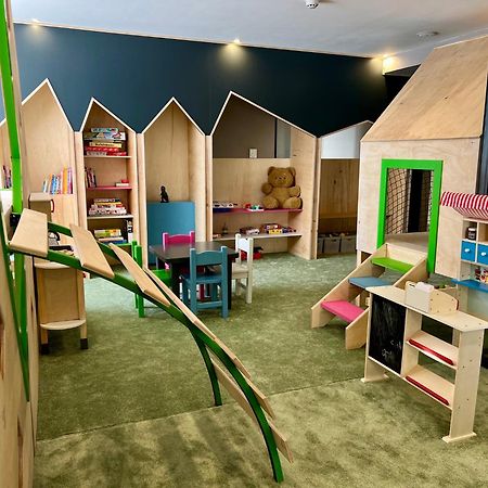فندق آرتي سبا آند بارك فيلينغراد المظهر الخارجي الصورة The Children's Museum of Oakville