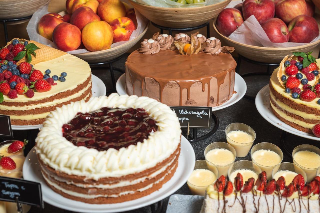 فندق آرتي سبا آند بارك فيلينغراد المظهر الخارجي الصورة A selection of cakes