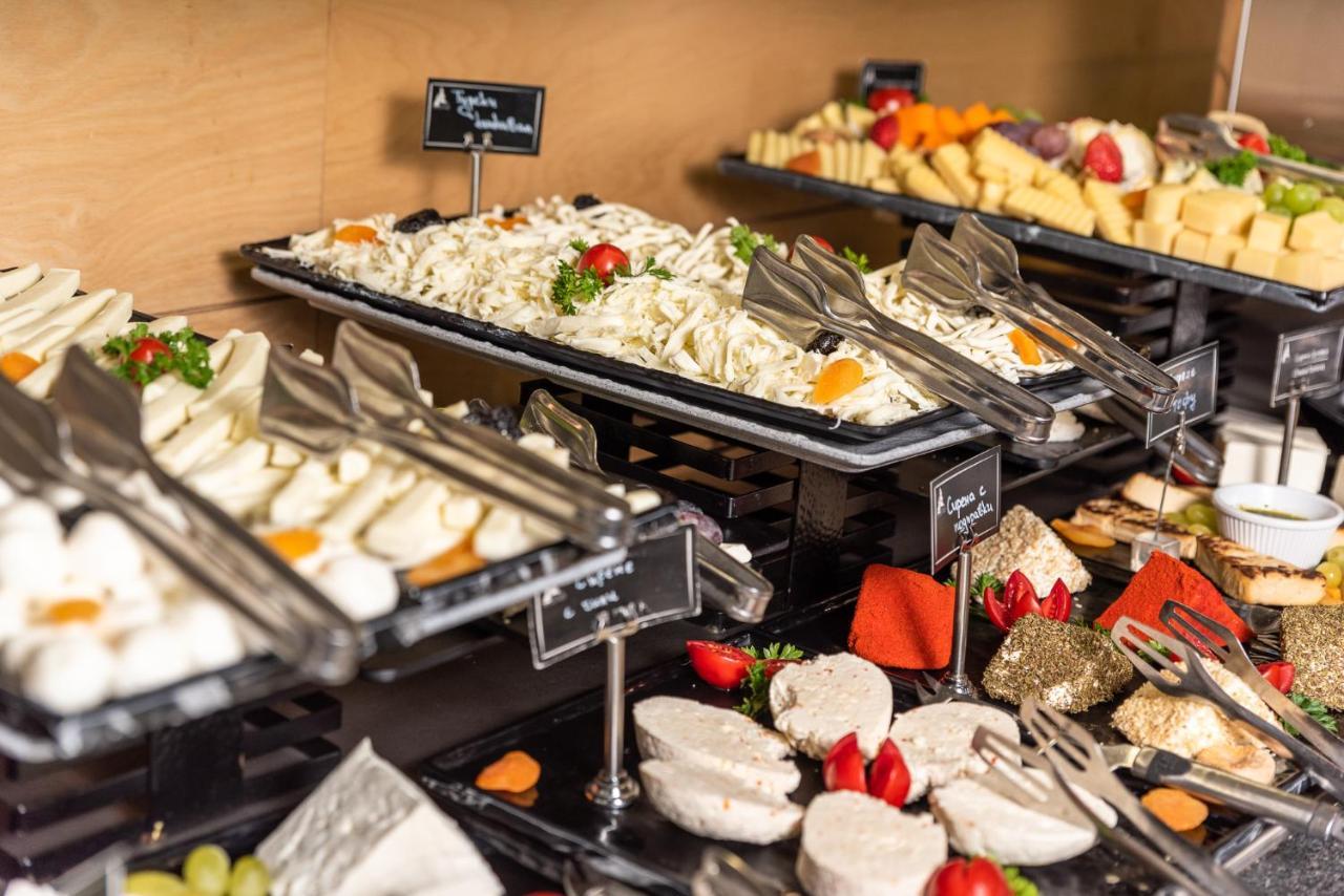 فندق آرتي سبا آند بارك فيلينغراد المظهر الخارجي الصورة A buffet at a hotel