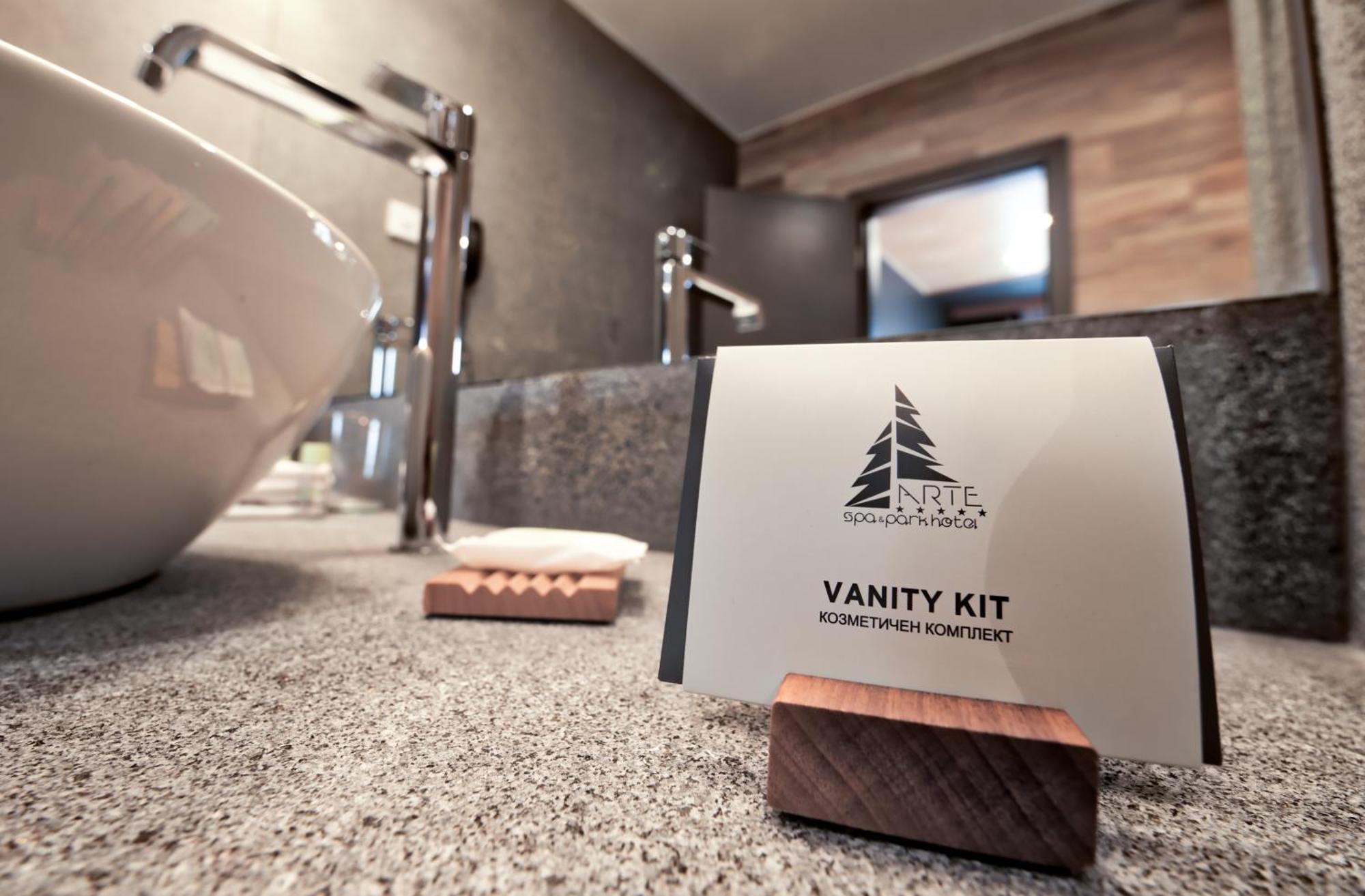 فندق آرتي سبا آند بارك فيلينغراد الغرفة الصورة A vanity kit